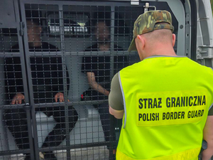 zatrzymani cudzoziemcy przez funkcjonariuszy z Placówki Straży Granicznej w Gołdapi zatrzymani cudzoziemcy przez funkcjonariuszy z Placówki Straży Granicznej w Gołdapi