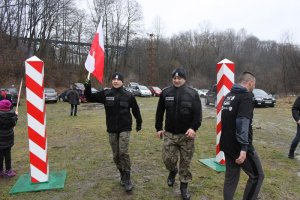 Uczestnicy historycznego biegu 