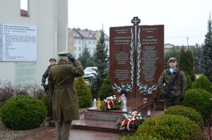 Obchody Dnia Pamięci Ofiar Obu Totalitaryzmów na Warmii i Mazurach 