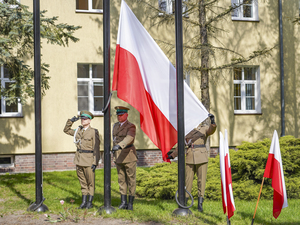 podniesienie Flagi Rzeczypospolitej Polskiej na terenie komendy Warmińsko-Mazurskiego Oddziału Straży Granicznej podniesienie Flagi Rzeczypospolitej Polskiej na terenie komendy Warmińsko-Mazurskiego Oddziału Straży Granicznej
