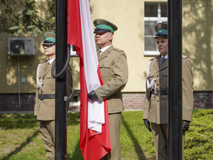 podniesienie Flagi Rzeczypospolitej Polskiej na terenie komendy Warmińsko-Mazurskiego Oddziału Straży Granicznej podniesienie Flagi Rzeczypospolitej Polskiej na terenie komendy Warmińsko-Mazurskiego Oddziału Straży Granicznej