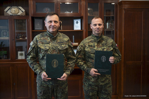 Komendant Warmińsko-Mazurskiego Oddziału Straży Granicznej płk SG Daniel Wojtaszkiewicz oraz Komendant Podlaskiego Oddziału Straży Granicznej gen. bryg. Sławomir Klekotka Komendant Warmińsko-Mazurskiego Oddziału Straży Granicznej płk SG Daniel Wojtaszkiewicz oraz Komendant Podlaskiego Oddziału Straży Granicznej gen. bryg. Sławomir Klekotka