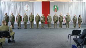 pamiątkowe zdjęcie oficerów z Komendantem Oddziału gen. bryg. SG Danielem Wojtaszkiewiczem pamiątkowe zdjęcie oficerów z Komendantem Oddziału gen. bryg. SG Danielem Wojtaszkiewiczem