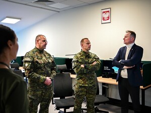 wizyta Marszałka województwa warmińsko-mazurskiego w centrum nadzoru w komendzie oddziału wizyta Marszałka województwa warmińsko-mazurskiego w centrum nadzoru w komendzie oddziału