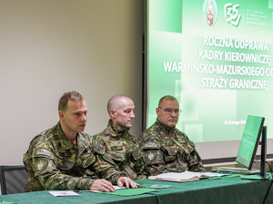 Komendant Warmińsko-Mazurskiego Oddziału Straży Granicznej gen. bryg. SG Daniel Wojtaszkiewicz i jego zastępcy Komendant Warmińsko-Mazurskiego Oddziału Straży Granicznej gen. bryg. SG Daniel Wojtaszkiewicz i jego zastępcy