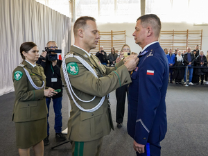 wyróżnienie Srebrnym Medalem Za Zasługi dla Straży Granicznej insp. Mirosława Elszkowskiego Komendanta KWP w Olsztynie wyróżnienie Srebrnym Medalem Za Zasługi dla Straży Granicznej insp. Mirosława Elszkowskiego Komendanta KWP w Olsztynie