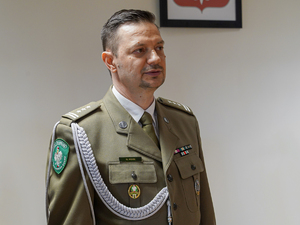 pożegnanie oficera Straży Granicznej z mundurem pożegnanie oficera Straży Granicznej z mundurem