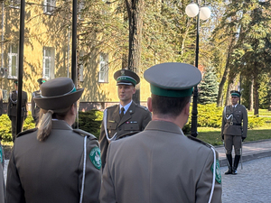 Zastępca Komendanta Warmińsko-Mazurskiego Oddziału Straży Granicznej płk SG Wojciech Niewulis podczas przemówienia Zastępca Komendanta Warmińsko-Mazurskiego Oddziału Straży Granicznej płk SG Wojciech Niewulis podczas przemówienia