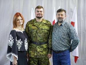 funkcjonariusz SG z rodziną funkcjonariusz SG z rodziną