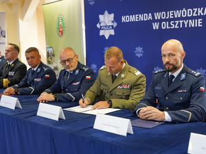 porozumienie podpisuje Komendant Warmińsko-Mazurskiego Oddziału Straży Granicznej gen. bryg. SG Daniel Wojtaszkiewicz porozumienie podpisuje Komendant Warmińsko-Mazurskiego Oddziału Straży Granicznej gen. bryg. SG Daniel Wojtaszkiewicz