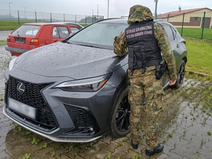 Lexus skradziony w Niemczech, odzyskany w Grzechotkach Lexus skradziony w Niemczech, odzyskany w Grzechotkach